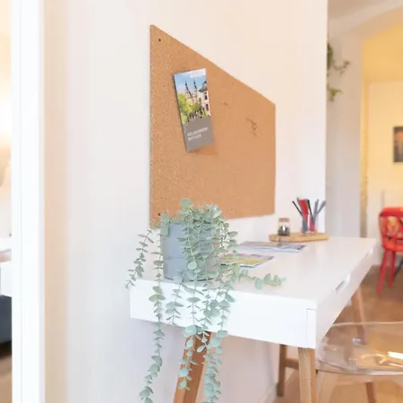 Peter Apartments- Mit Eigenem Eingang I 30qm I Zentrale Lage I Bad I Kueche I Terrasse I Tv