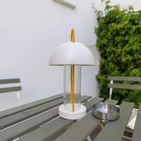 Peter Apartments- Mit Eigenem Eingang I 30qm I Zentrale Lage I Bad I Kueche I Terrasse I Tv Appartamento *