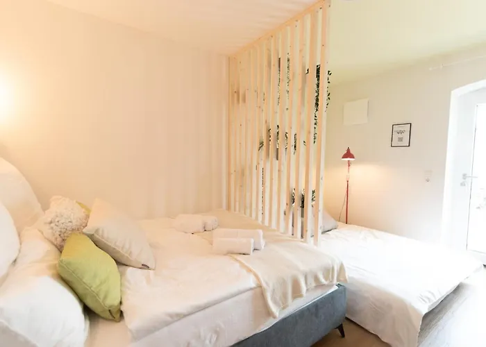 Peter Apartments- Mit Eigenem Eingang I 30qm I Zentrale Lage I Bad I Kueche I Terrasse I Tv * Fulde